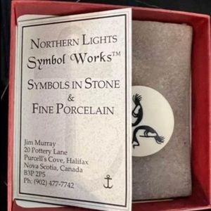 Porcelain Pin: Kokopellis Flute